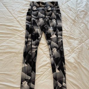 High waisted geo print leggings